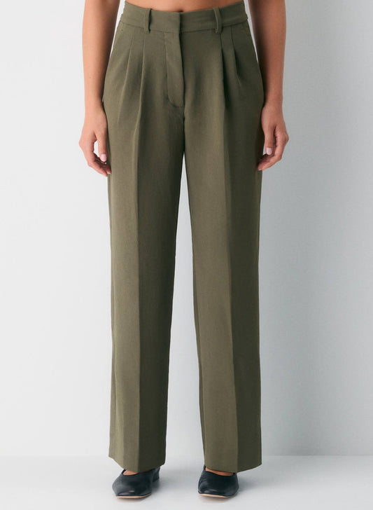 Aritzia Effortless Pant